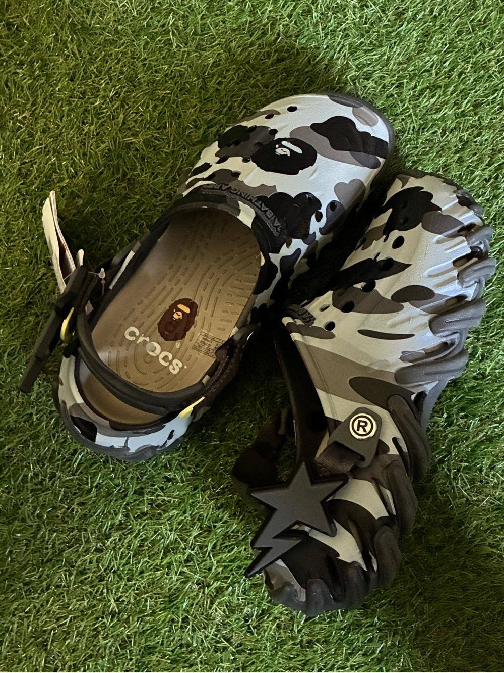 A Bathing Ape x Crocs Men’ Camo Slip-On- Black/Gray - Picture 2 of 5